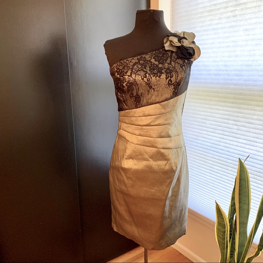 Jessica McClintock Metallic Gold Lace dress Sz 8 One Shoulder With Bow
